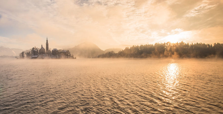 i-photographed-lake-bled-on-a-fairytale-winter-morning-11__880