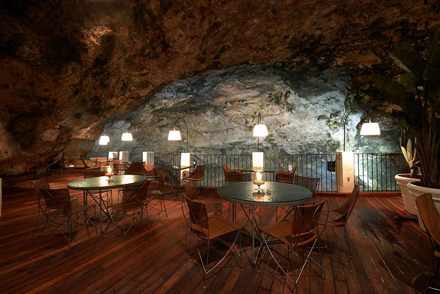 italian-cave-restaurant-grotta-palazzese-polignano-mare-2