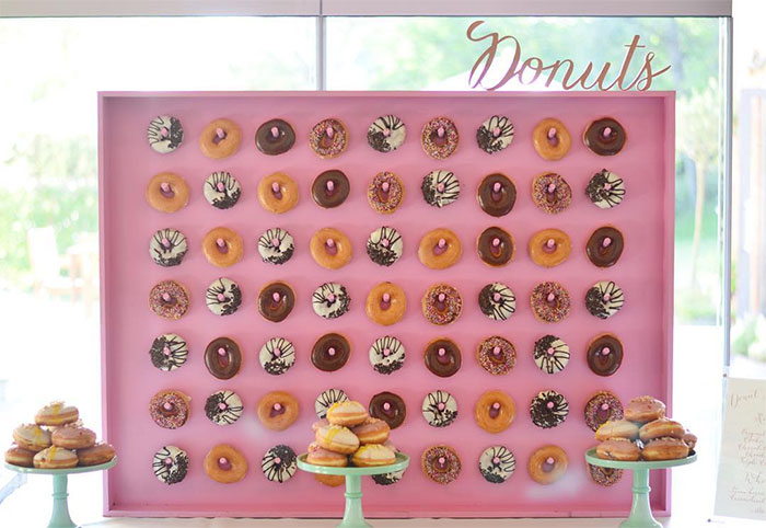 donut-wall-wedding-cake-alternative-36-57bc39ddc73df__700