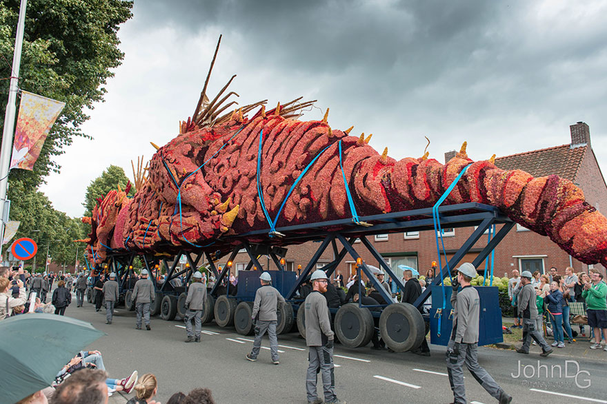 flower-sculpture-parade-corso-zundert-2016-netherlands-41