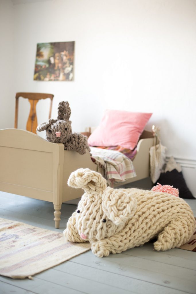 giant-stuffed-bunny-arm-knit-6579-e1457642589681