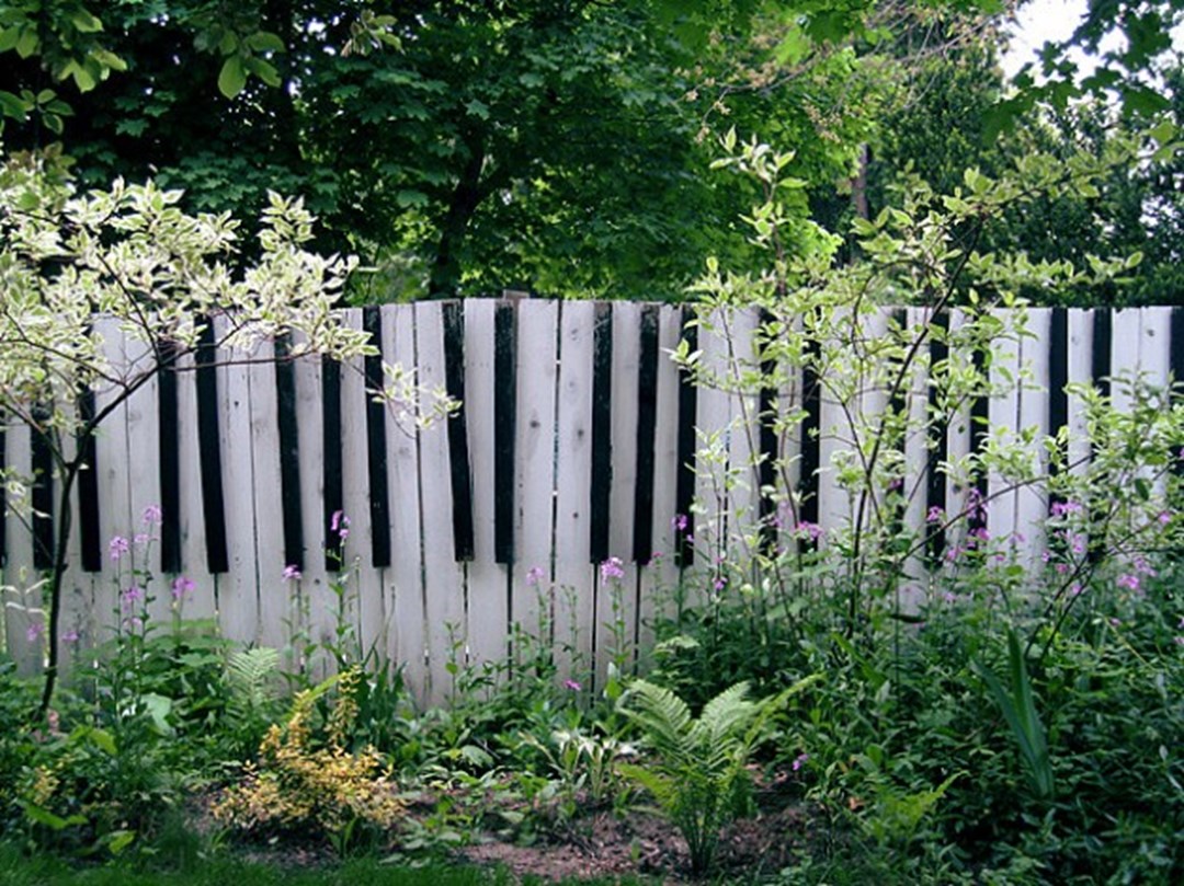 creative-garden-fence